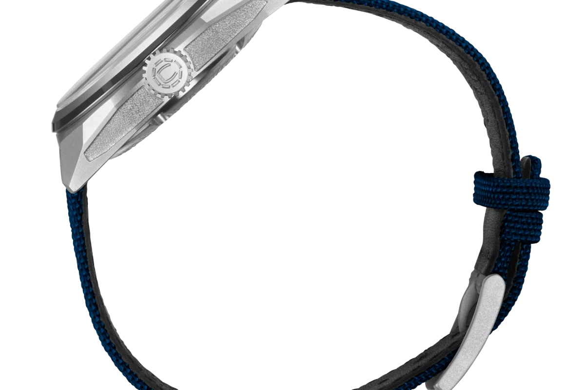 Leuchtverhalten der Circula ProFlight im Dunkeln mit Super-LumiNova BGW9